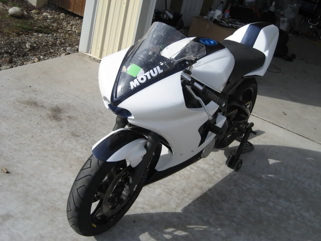 2003 r6 presence