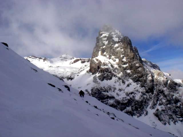 Aramotz- La ladera al principio con nieve blanda