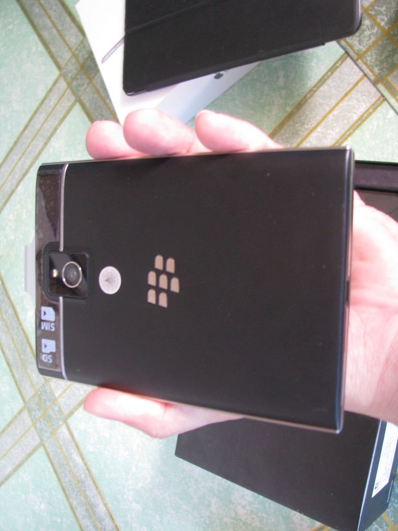 Cần bán blackberry passport mới giá sinh viên - 2