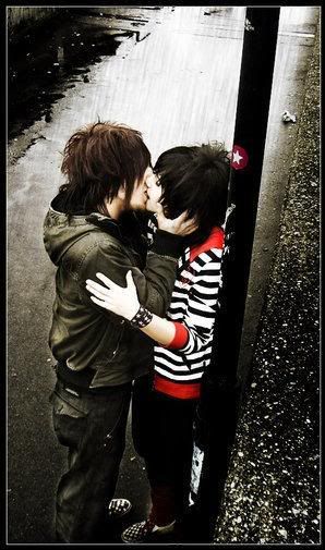 guy girl emo guys kissing