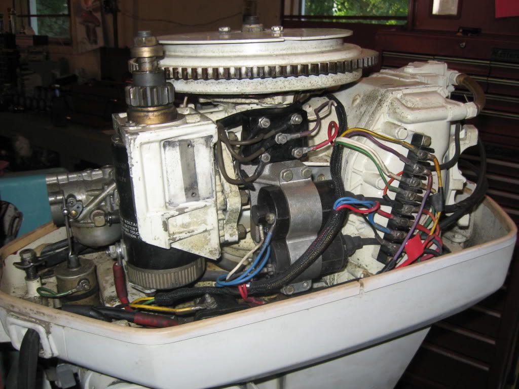 A little help getting a Chrysler 55 HP running. - The Hull Truth