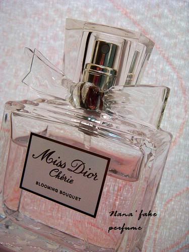 Nước hoa nam & nữ, hàng fake loại 1 giá rẻ đây...mại dzo Nước hoa nam & nữ, hàng fake loại 1 giá rẻ đây...mại dzo