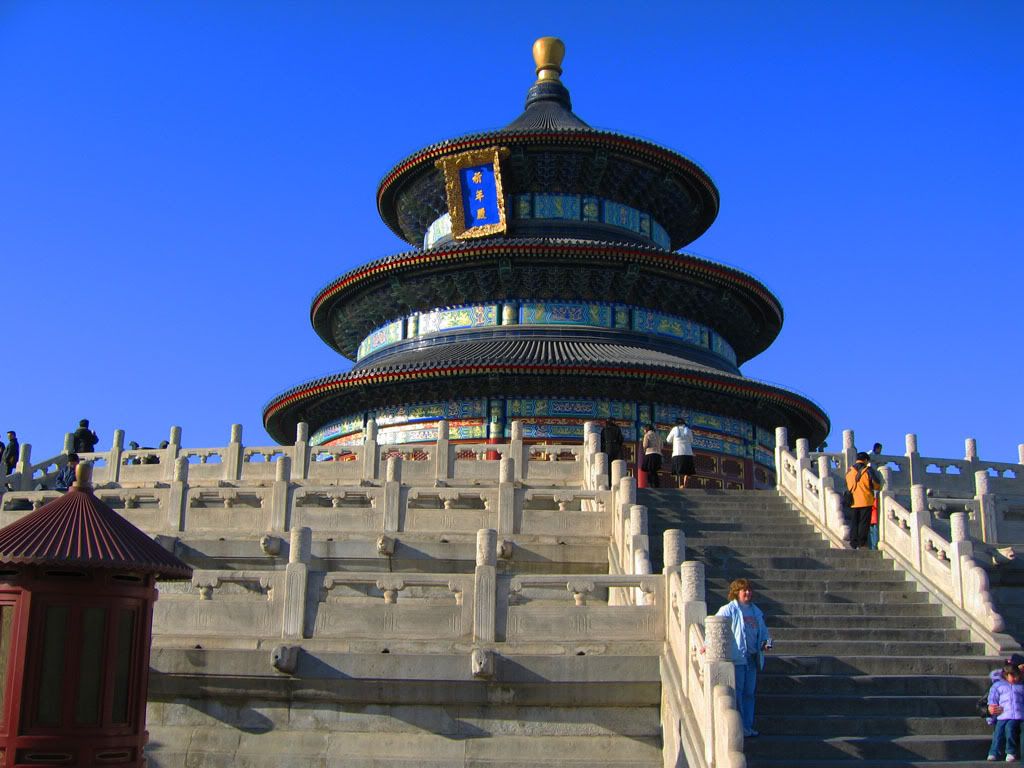 209TempleofHeavenBeijing.jpg