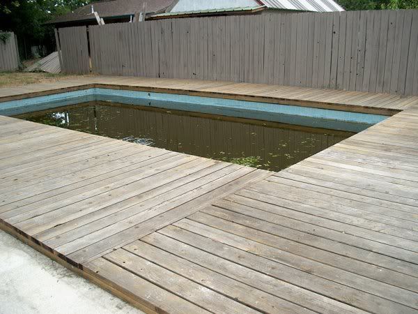 Pool01.jpg