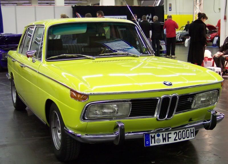 http://i186.photobucket.com/albums/x76/fdovargas/BMW%20Museum/800px-BMW_2000_tii_vr_neonyellow_TC.jpg